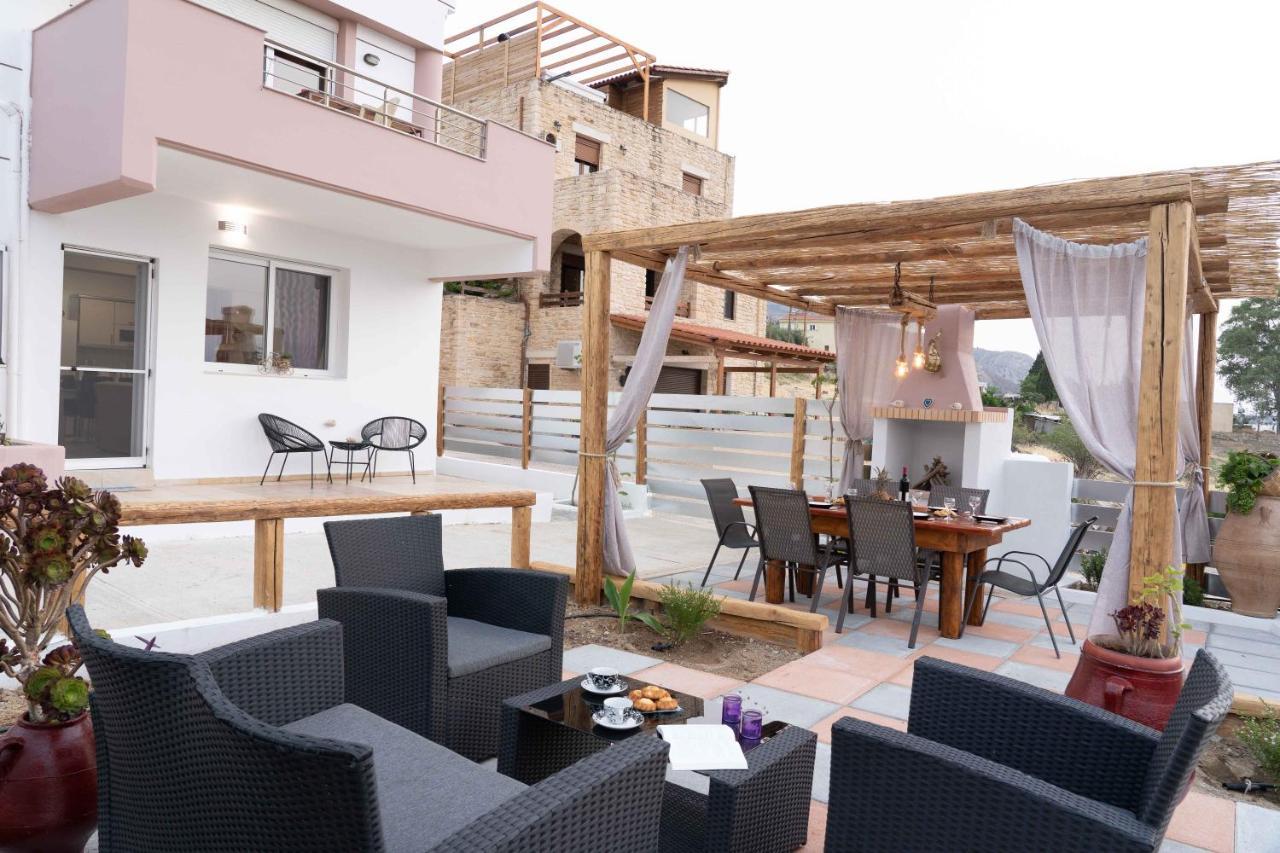 Pombia Haritos Holidays Home מראה חיצוני תמונה
