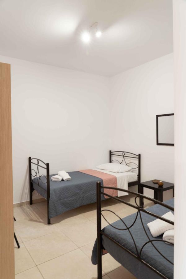 Pombia Haritos Holidays Home מראה חיצוני תמונה