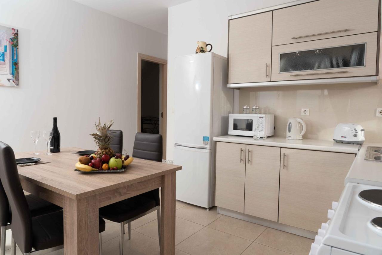 Pombia Haritos Holidays Home מראה חיצוני תמונה