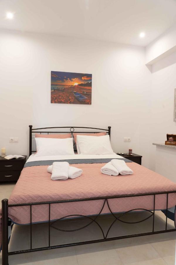 Pombia Haritos Holidays Home מראה חיצוני תמונה